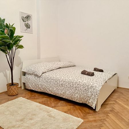 Spacious Apartment - 15 Min To Center Wenen Buitenkant foto