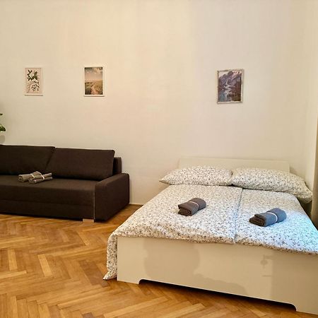 Spacious Apartment - 15 Min To Center Wenen Buitenkant foto