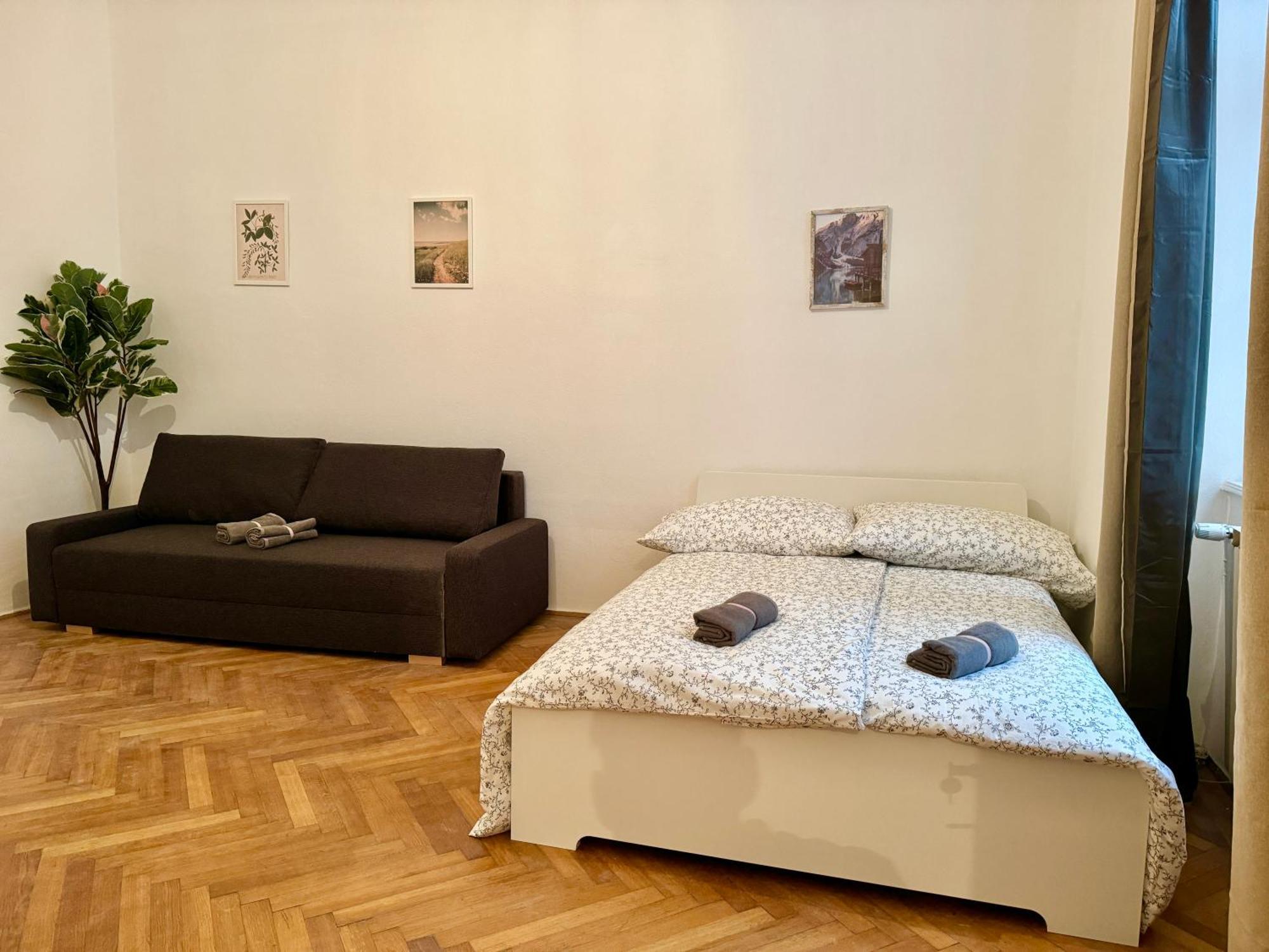 Spacious Apartment - 15 Min To Center Wenen Buitenkant foto