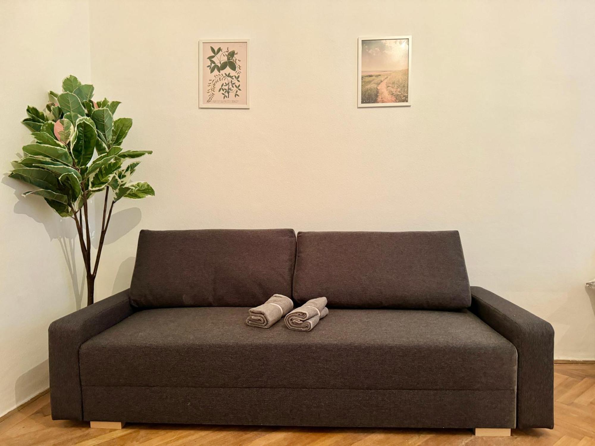 Spacious Apartment - 15 Min To Center Wenen Buitenkant foto